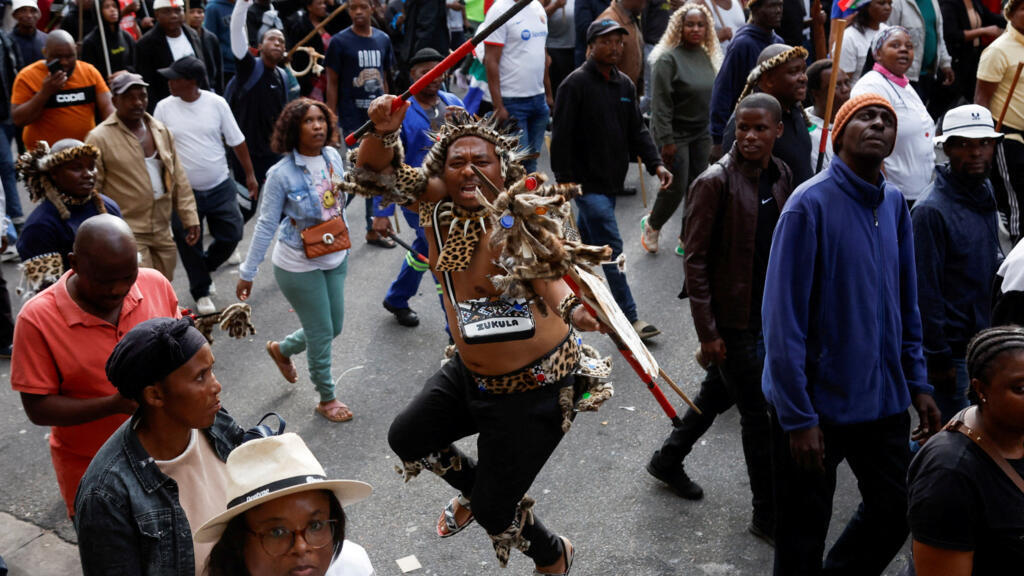 Over 2,500 Kenyans have now fled South Africa , and the number keeps climbing